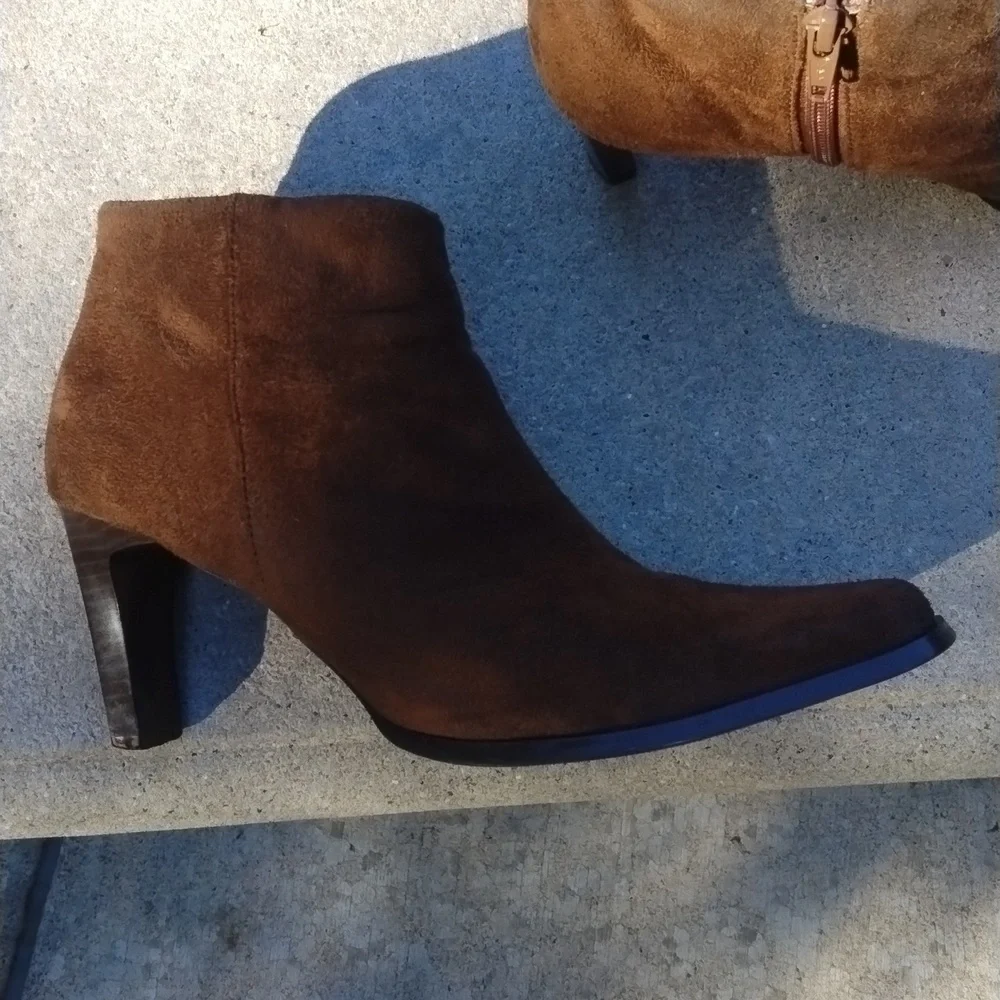 Splash Brown Suede Ankle Fashion Boots, size 7.5-8